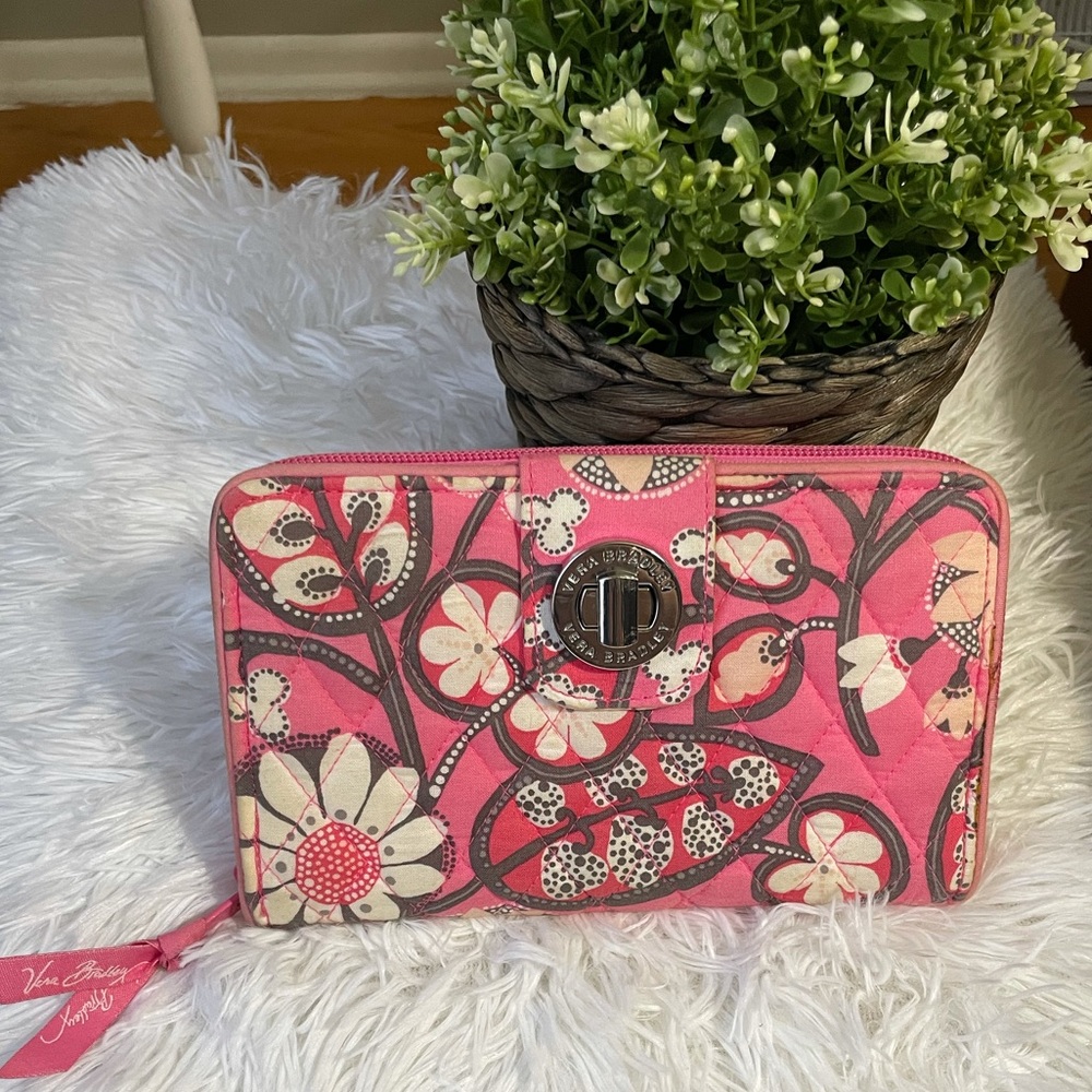 Vera Bradley wallet 💓
